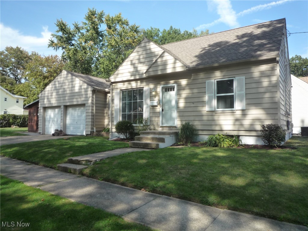 Clean and neat Falls Cape Cod. 3 BRs, Attached 2 Car Garage. Nice screened porch/ deck. White Kitchen with ceramic tile and also a separate dining room. Refinished Hardwood floors and ceramic tile throughout. Partially finished basement with Rec Room. Affordable Falls utilities!
Minimum requirements; 640 Credit score, Good rental history with no evictions, adequate income/ debt ratios, NO Smokers, NO Pets.
Available Sept 1st or possibly sooner (currently occupied).