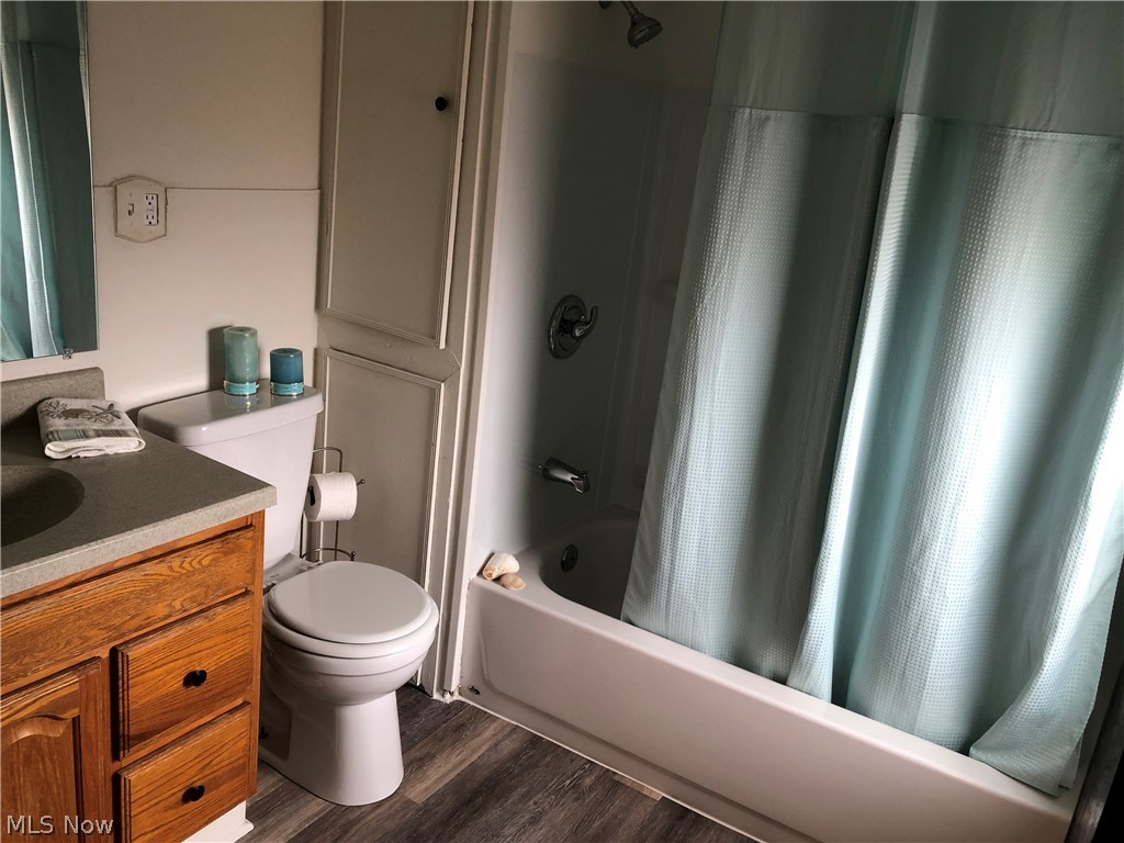 Ford Realty Co Liberty 04 - Residential