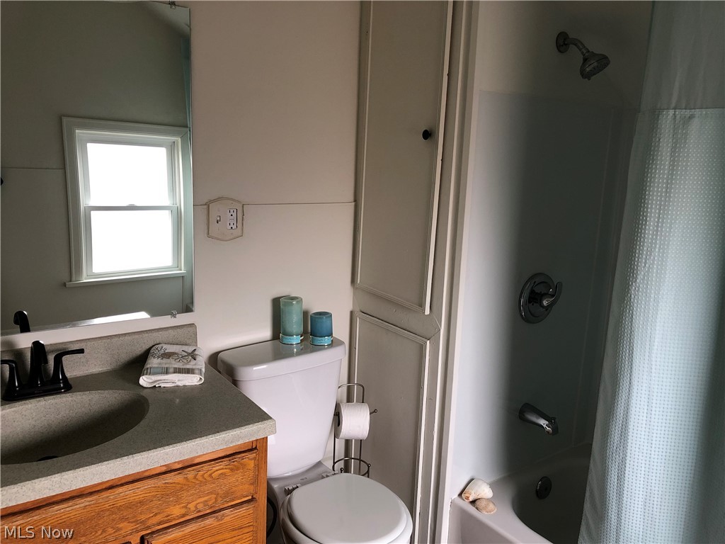 Ford Realty Co Liberty 04 - Residential