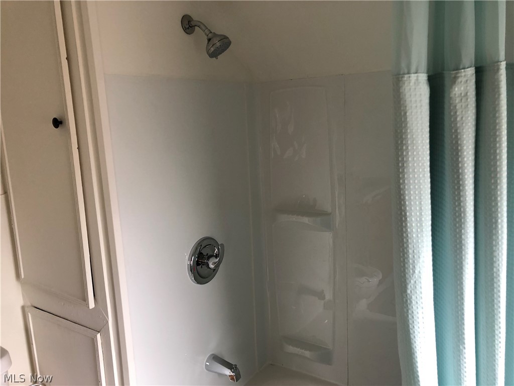 Ford Realty Co Liberty 04 - Residential