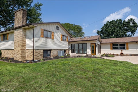 Tiny photo for 1133 3rd Street SW, New Philadelphia, OH 44663 (MLS # 5240475)