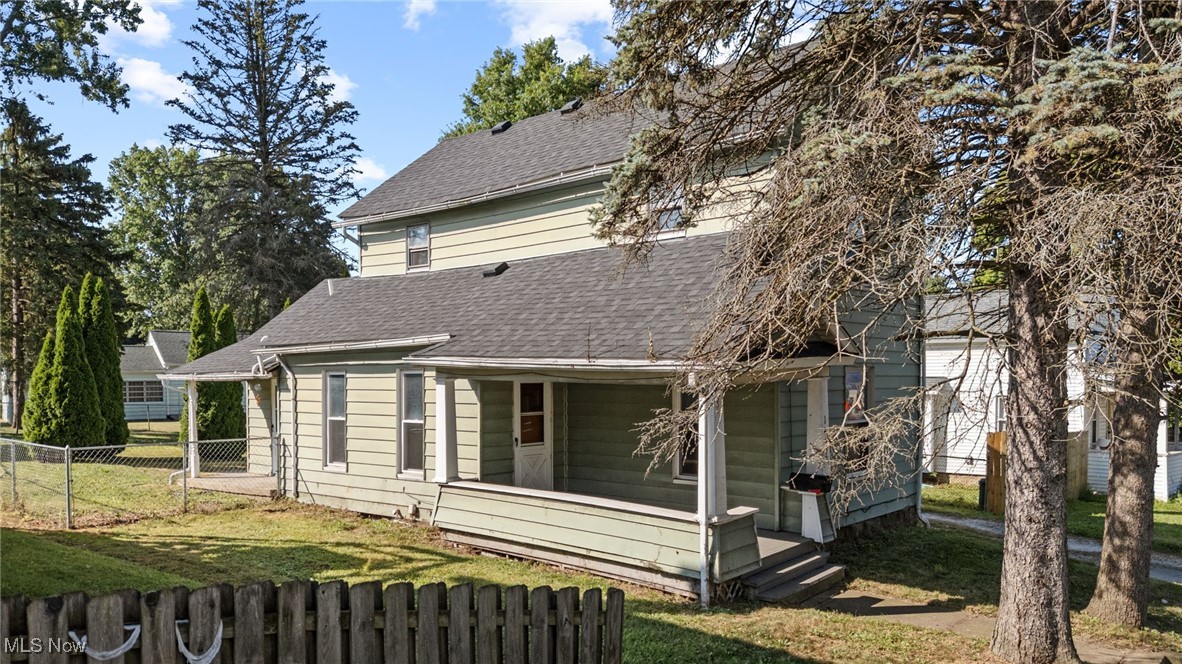 Why rent when you can buy! Great value here! Welcome home to 1450 Wooster Rd in Barberton! This is a 3 bed 1.5 bath two story home ready for your personal touches. Large lot and 2 car garage too! Roof is from 2022. Furnace is from 2022. Bring your decorating ideas and move right in! Call your favorite Realtor today before it's too late! Bring an offer! Low closing cost loan options for owner occupants in this zip code through Huntington Bank. Email for details.