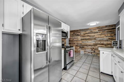 Tiny photo for 517 Gulf Road, Elyria, OH 44035 (MLS # 5220636)