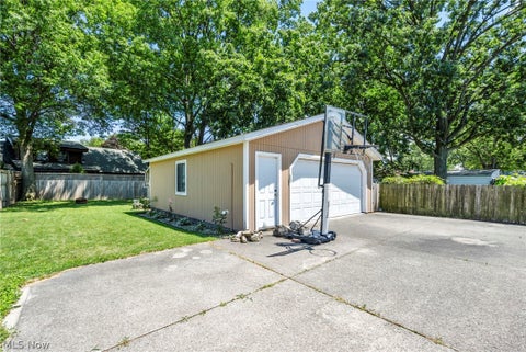 Tiny photo for 517 Gulf Road, Elyria, OH 44035 (MLS # 5220636)