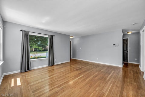 Tiny photo for 517 Gulf Road, Elyria, OH 44035 (MLS # 5220636)