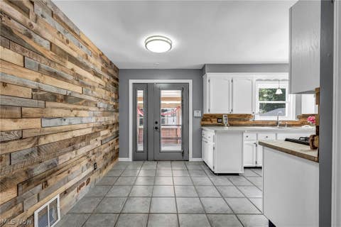 Tiny photo for 517 Gulf Road, Elyria, OH 44035 (MLS # 5220636)
