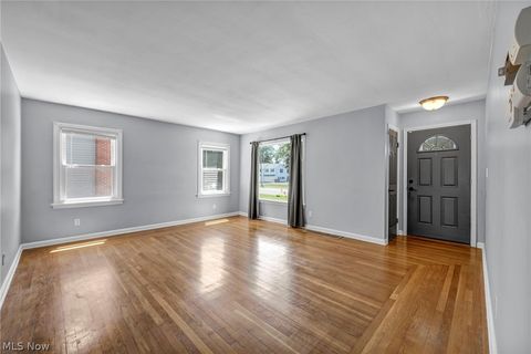 Tiny photo for 517 Gulf Road, Elyria, OH 44035 (MLS # 5220636)