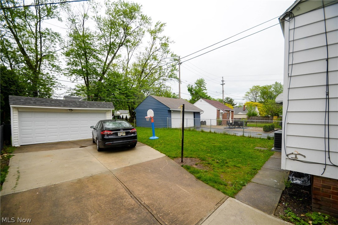 13905 Thraves Avenue, Garfield Heights, Ohio image 24