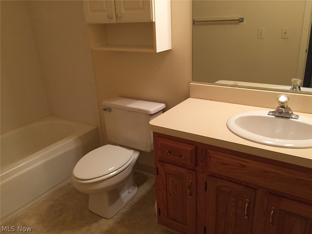 Country Scene Condo - Residential