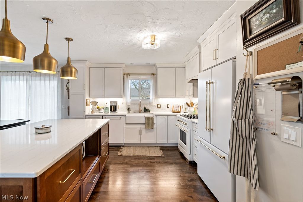 Photo of 5642 Grand Place, Willoughby, OH 44094 (MLS # 5188304)