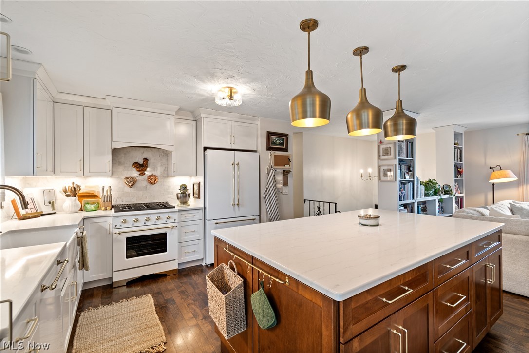 Halle Estates Sub - Residential