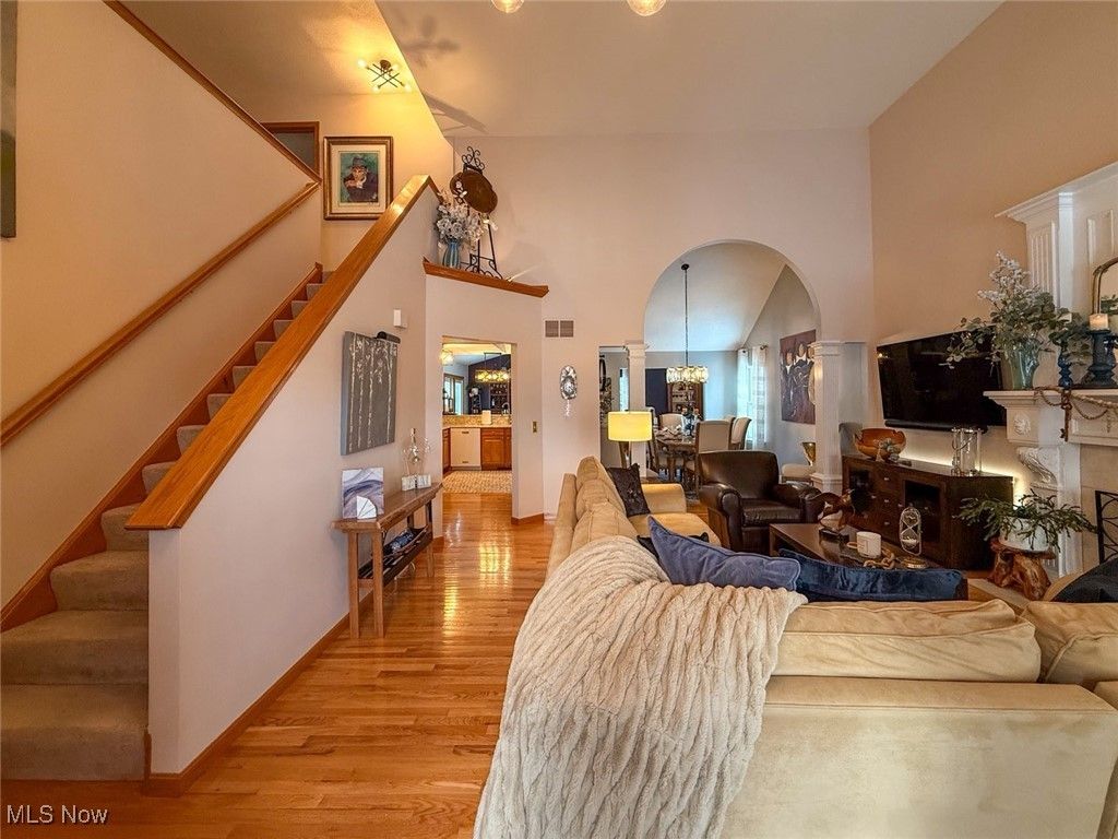 Photo of 910 Devonwood Drive, Wadsworth, OH 44281 (MLS # 5184565)