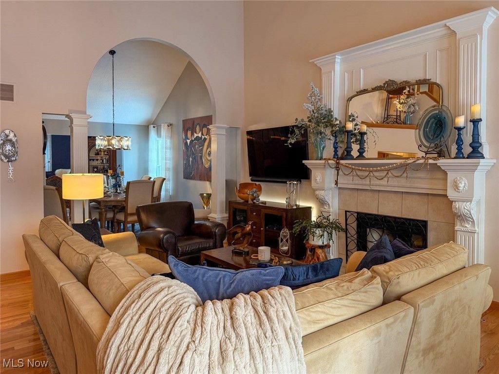 Photo of 910 Devonwood Drive, Wadsworth, OH 44281 (MLS # 5184565)