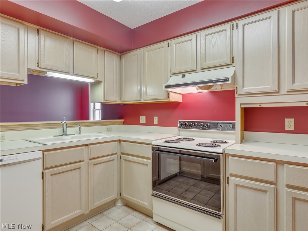 Shady Hollow Condominiums - Residential