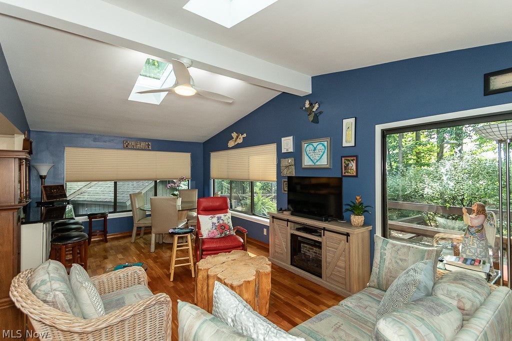 5842 Tanager Court