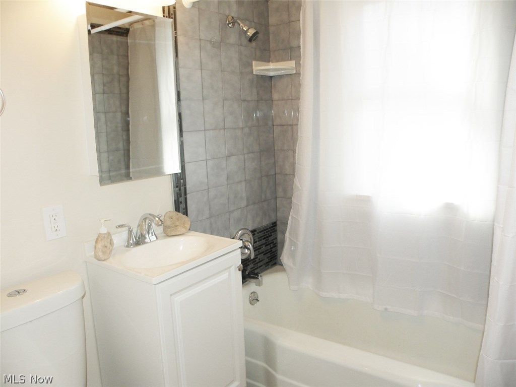 Euclid 19 - Residential Lease