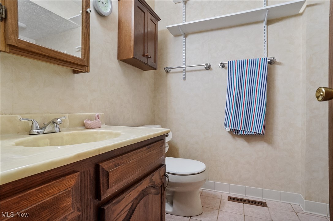 538 Greenbriar Drive, Ravenna, Ohio image 12