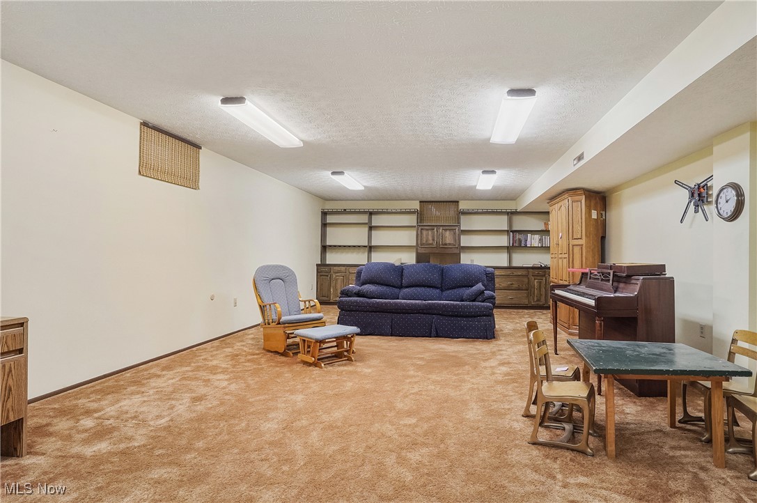 538 Greenbriar Drive, Ravenna, Ohio image 18