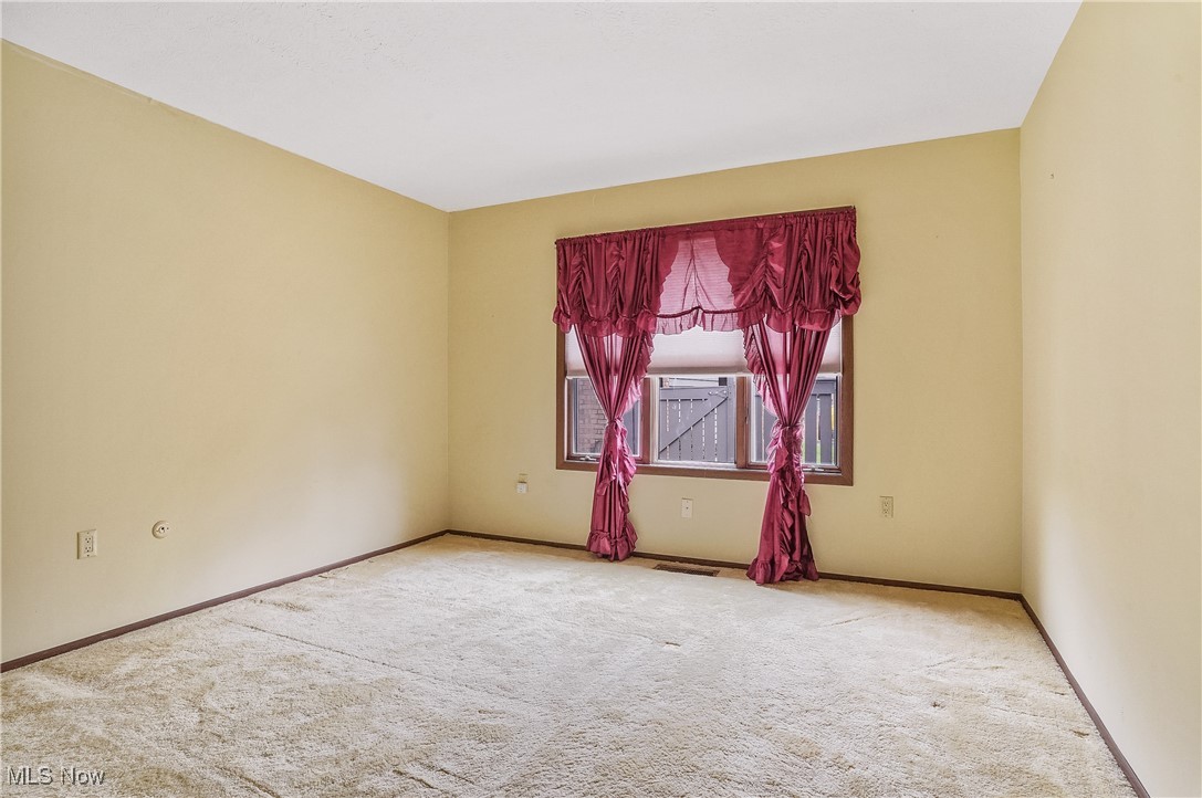 538 Greenbriar Drive, Ravenna, Ohio image 15