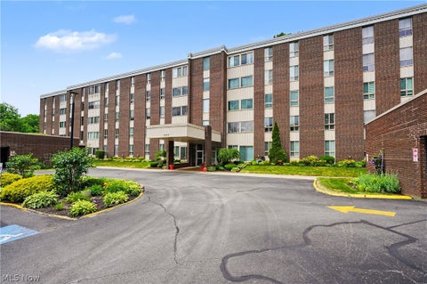 Condo For Sale - 3066 Kent Road #301<br/> Stow, OH 44224