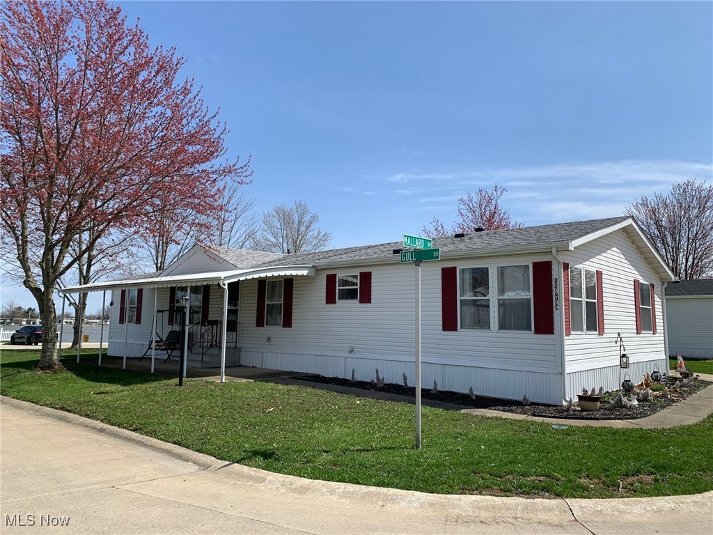 237 Gull Drive, Elyria, Ohio image 1