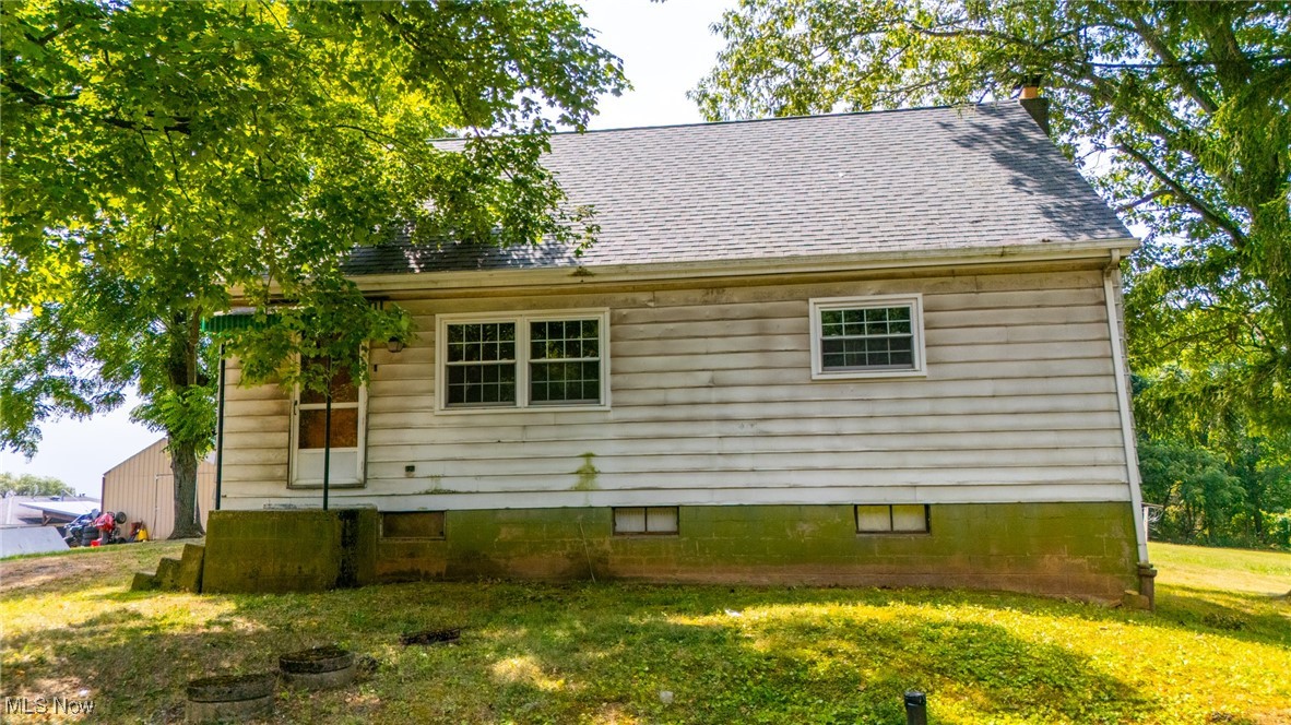 Calling all investors, flippers, and handy homeowners! This 4-bedroom, 1-bath home offers a great opportunity to build equity with a little vision and elbow grease. Located on a quiet street in Steubenville, this property is close to schools, shopping, and easy highway access. The home features a spacious layout and full basement – ready for your custom updates and renovations. Whether you're looking to flip, rent, or create a starter home, this property has strong potential.
Being sold AS-IS – bring your tools and turn this house into a home!