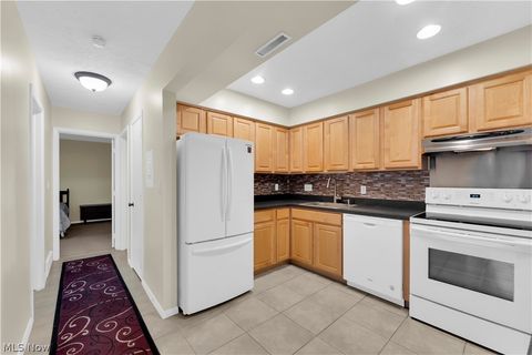 Tiny photo for 985 Canyon View Road #108-D, Northfield, OH 44067 (MLS # 5187307)