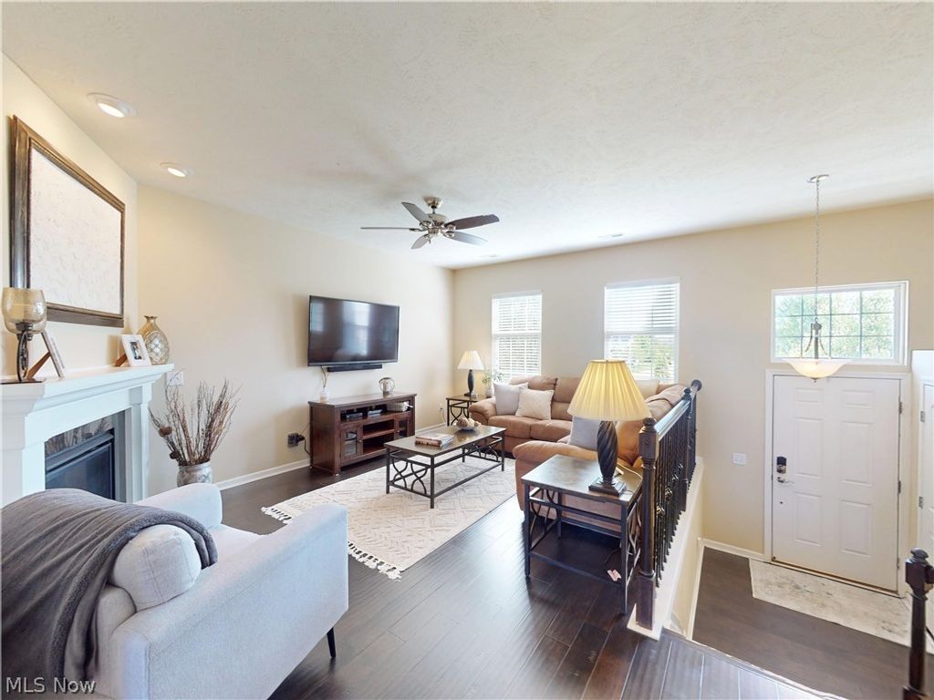 Photo of 6144 N Pointe Drive, Pepper Pike, OH 44124 (MLS # 5207804)