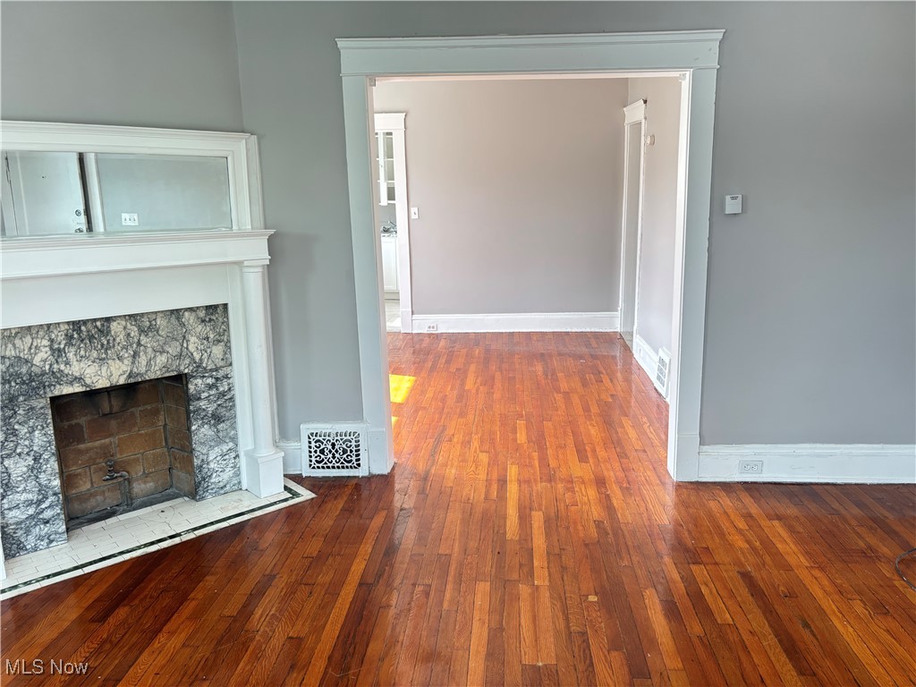 E Q Potters Sub - Residential Lease