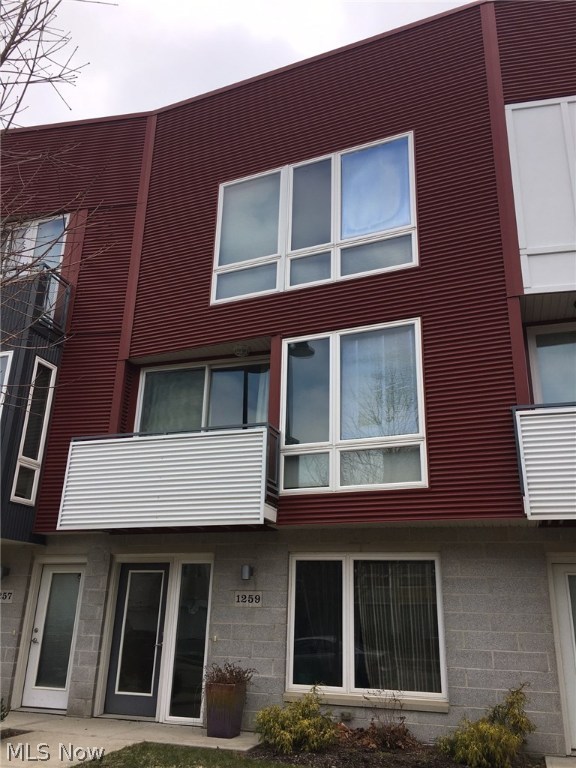 Battery Park Twnhms Condo - Residential