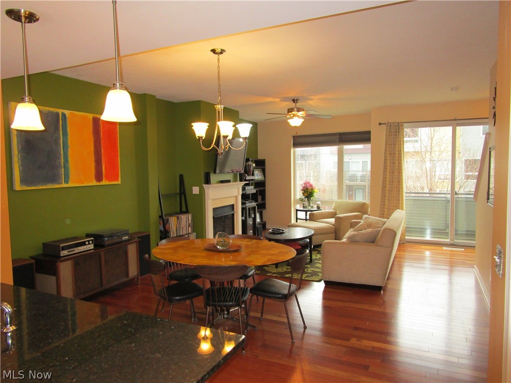 Battery Park Twnhms Condo - Residential