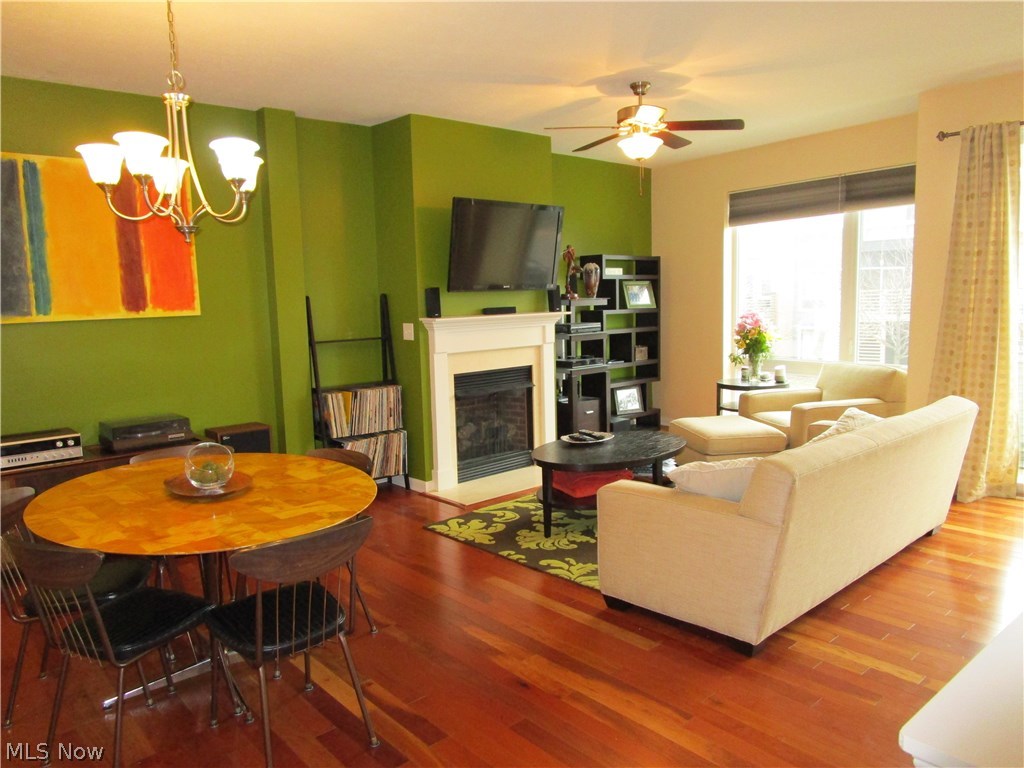 Battery Park Twnhms Condo - Residential