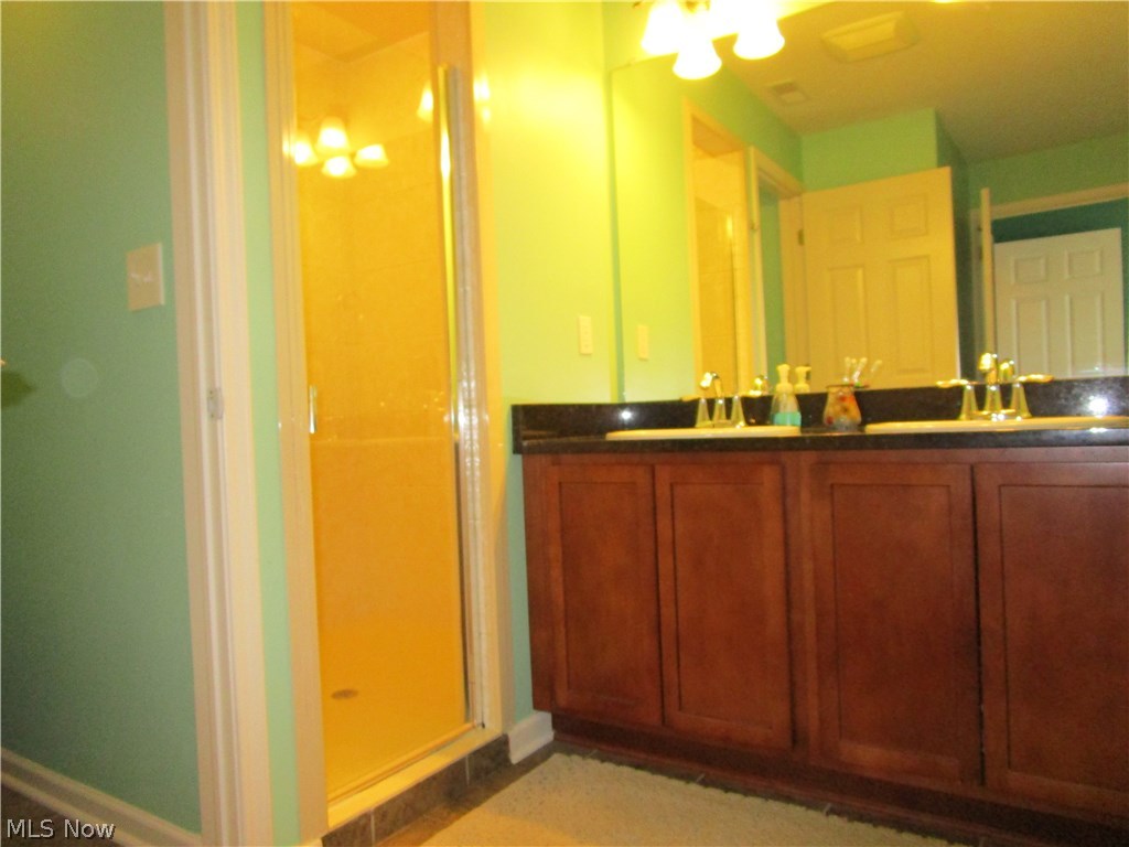 Battery Park Twnhms Condo - Residential