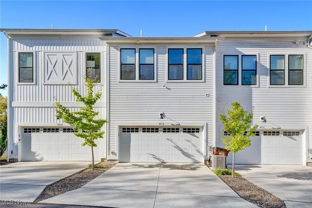 Mills Pointe Clstr Home Sub - Residential