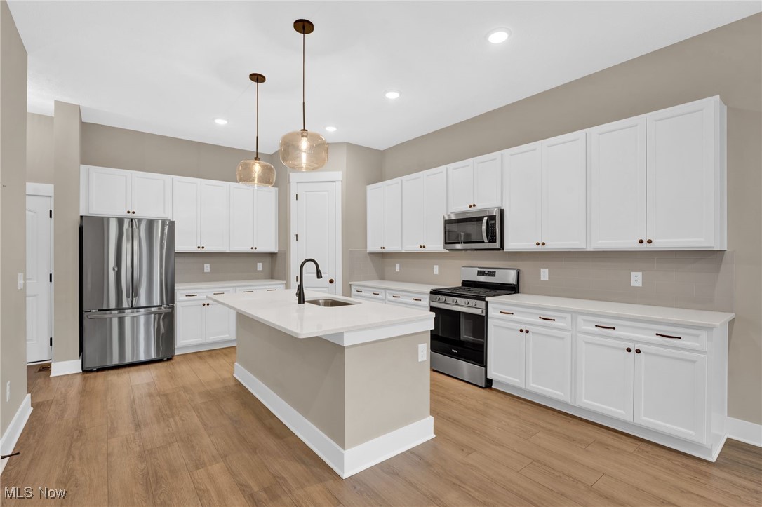 Mills Pointe Clstr Home Sub - Residential