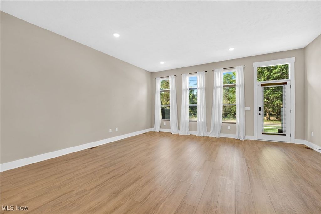 Photo of 4814 Mills Pointe Way, Westlake, OH 44145 (MLS # 5176368)