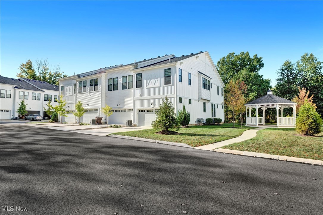 Mills Pointe Clstr Home Sub - Residential