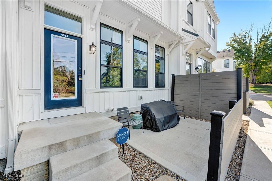 Mills Pointe Clstr Home Sub - Residential