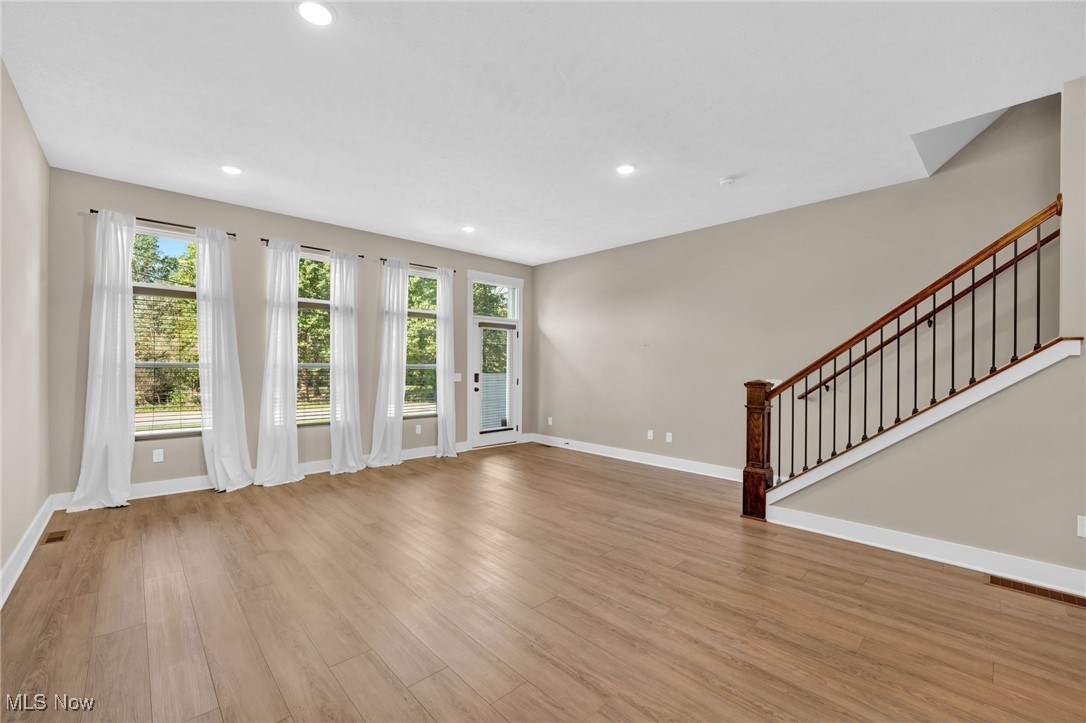 Mills Pointe Clstr Home Sub - Residential