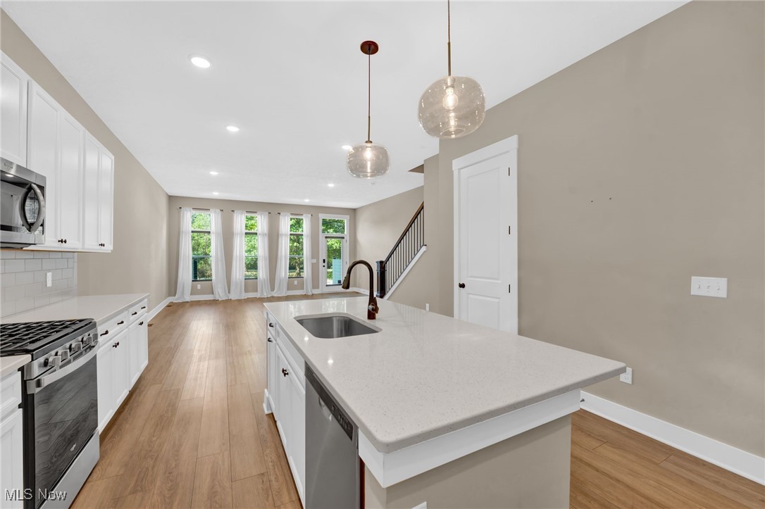 Mills Pointe Clstr Home Sub - Residential