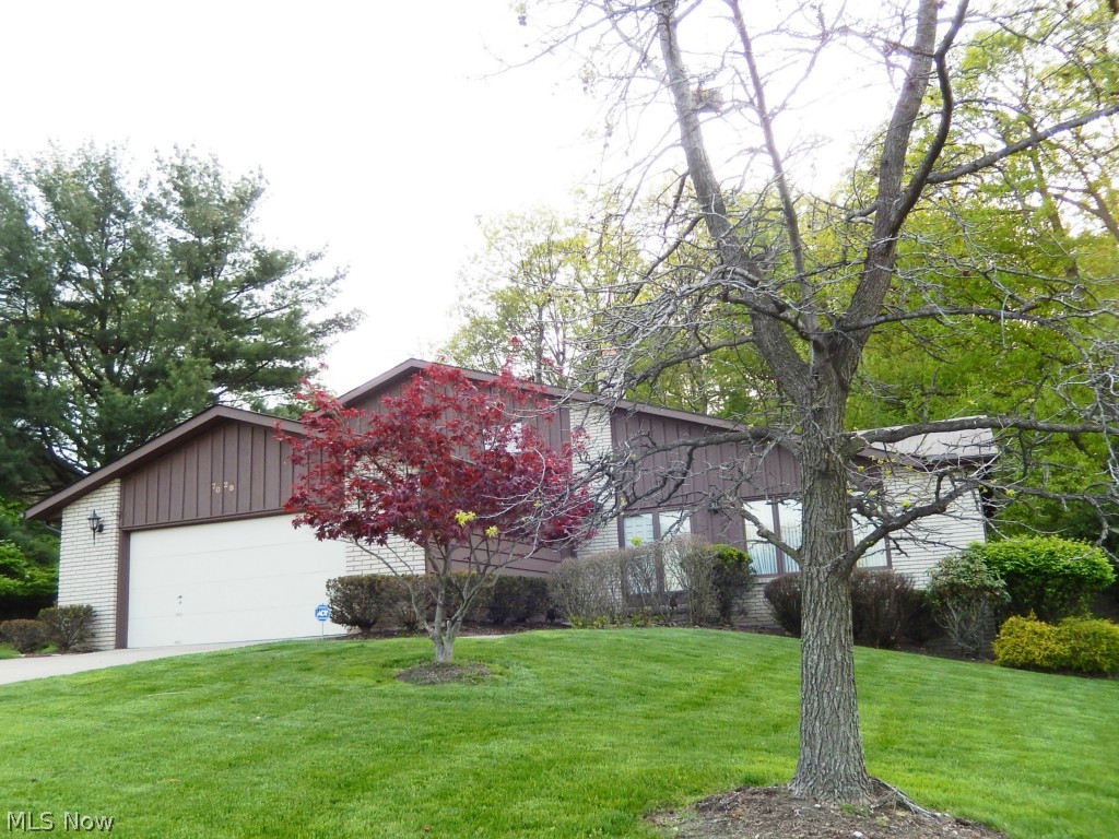 Acres 01/Mike Hewkos - Residential