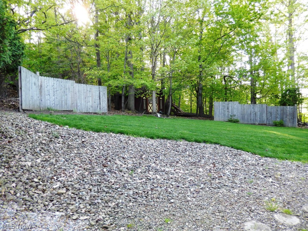 Acres 01/Mike Hewkos - Residential