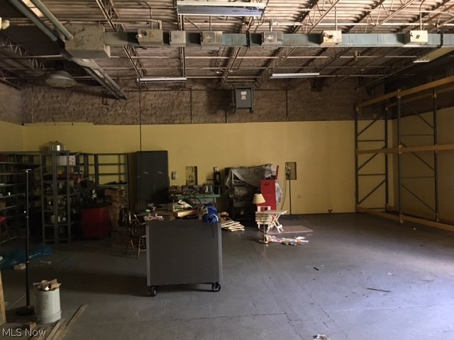 Dewolf - Commercial Sale