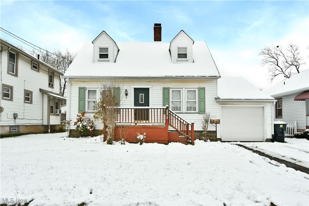 Photo of 1167 Hazelwood Avenue SE, Warren, OH 44484 (MLS # 5175457)