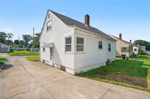 Tiny photo for 1417 Allendale Avenue, Akron, OH 44306 (MLS # 5238302)