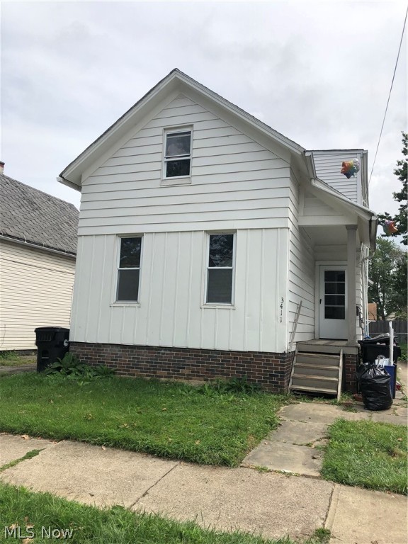 HOuse is being sold AS IS. Seller won't do any repairs
Nice investment opportunity - need some TLC