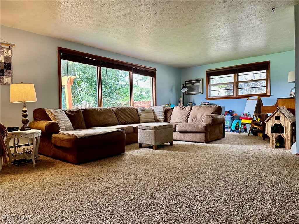 1306 Eastport Avenue, Uhrichsville, Ohio image 2