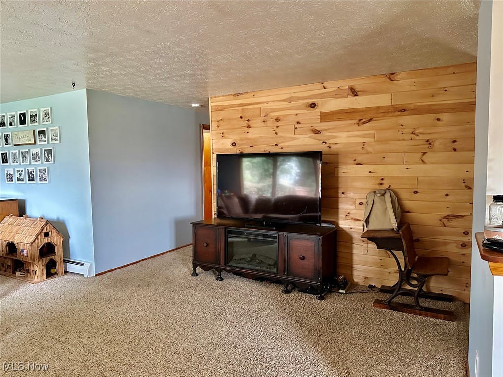 1306 Eastport Avenue, Uhrichsville, Ohio image 3