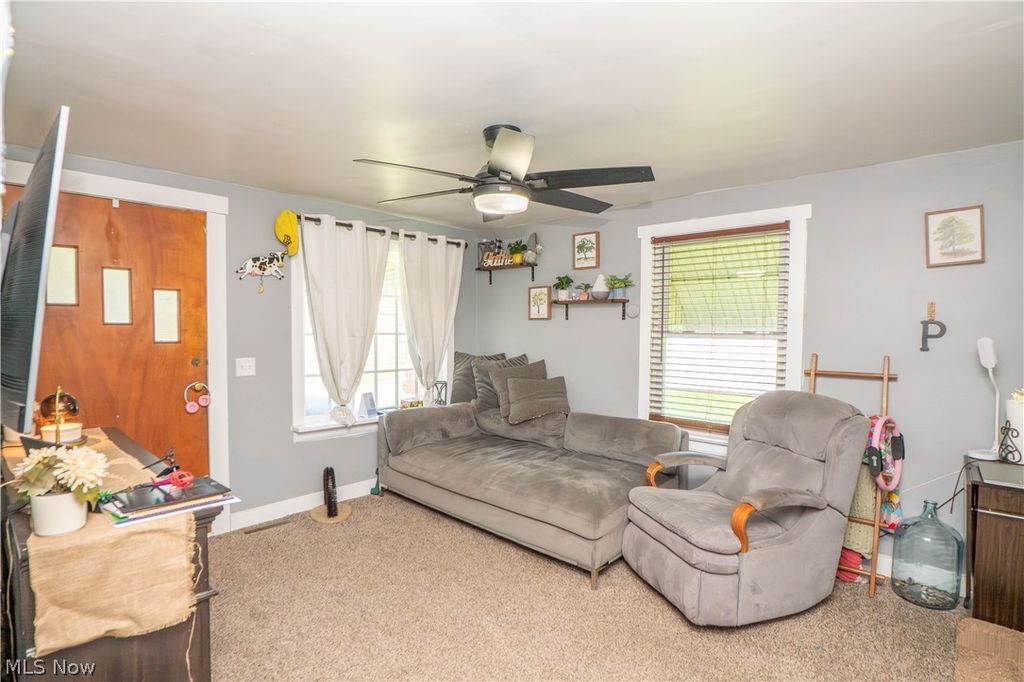 Photo of 462 Fenton Avenue NE, Canton, OH 44704 (MLS # 5205313)