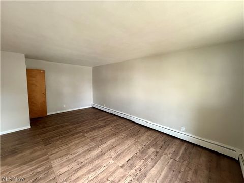 Tiny photo for 4652 Warner Road #3, Cleveland, OH 44125 (MLS # 5188078)